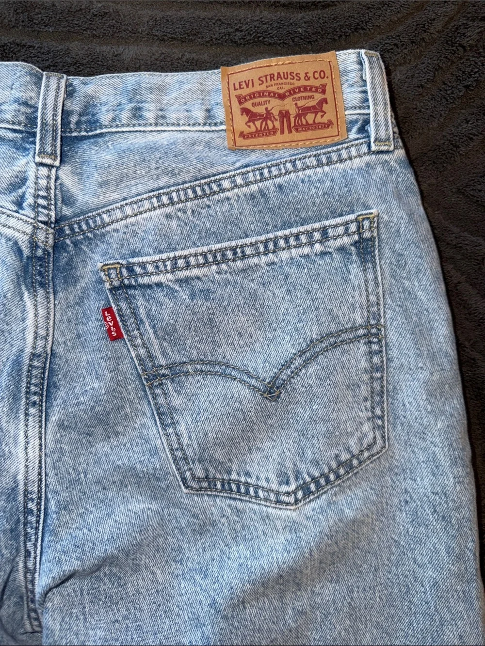 Levi's Light Wash Men's Straight Jeans